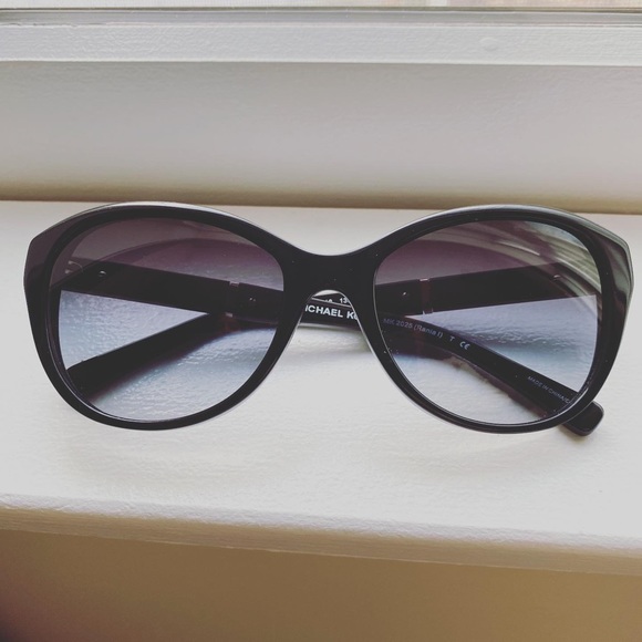 Sunglasses with zero scratches - Picture 3 of 4